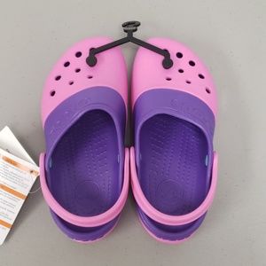 Girls Crocs size Y2
